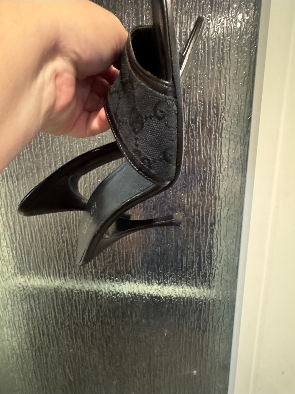 Gucci/Black Fabric GG/Leather/Open-Toe/3” Heels/US 6.5/Vintage/Classy/Timeless!! - Picture 16 of 16